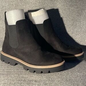 Chinese Laundry Piper Bootie. NEW